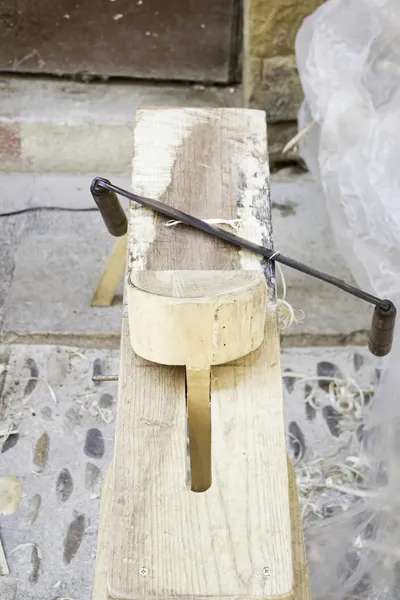 Krullen en hout snijden — Stockfoto