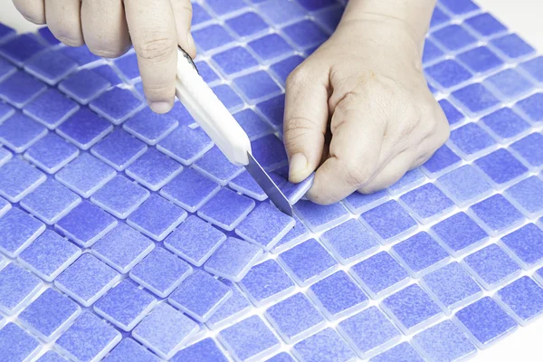 Cutting tiles — Stock Photo, Image