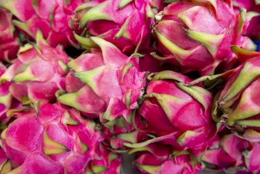 Taze tropikal ve egzotik meyve, tatlı ve sağlıklı yiyecekler.