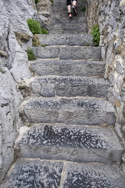 Detail Kamenných Schodů Pro Pěší Stará Stavba — Stock fotografie