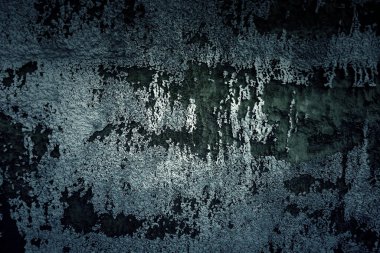 Pürüzlü ve dokulu taş duvar detayı