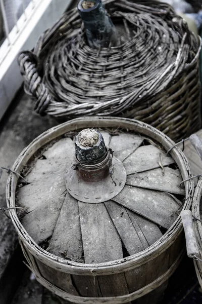 Detail Starých Špinavých Kontejnerů Víno — Stock fotografie