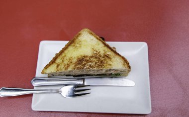 Öğle yemeğinin ayrıntıları, kızarmış ekmek, sağlıklı yiyecekler.