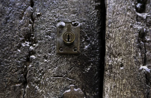 Detalhe Fechadura Velha Uma Porta Abandonada Arruinada — Fotografia de Stock