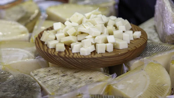 Detail Eines Handwerklichen Milchprodukts Auf Einem Alten Markt Europa — Stockfoto