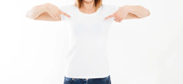 Projekt Koszulki Koncepcja Ludzi Zbliżenie Młodej Kobiety Białej Koszuli Odizolowana — Zdjęcie stockowe