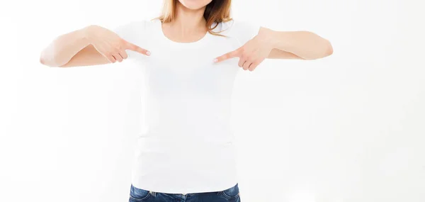 Tシャツのデザイン 人々の概念 白いシャツの若い女性の閉鎖 フロント隔離された デザインプリント用のテンプレートをモックアップします スペースのコピー — ストック写真