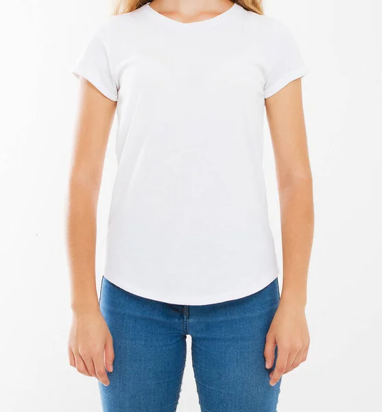 年轻性感的高加索女人 穿着空白的白色T恤 T恤的设计和人的观念 衬衫前视图隔离在白色背景 复制空间 — 图库照片