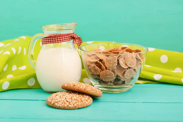 Copos Avena Galletas Con Jarra Leche Cocina Madera Azul Mantel — Foto de Stock