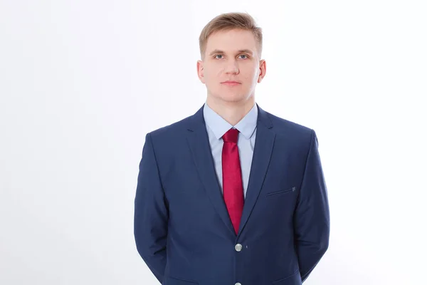 Komoly Üzletember Kék Öltönyben Piros Nyakkendőben Fehér Háttérrel Üzleti Koncepció — Stock Fotó