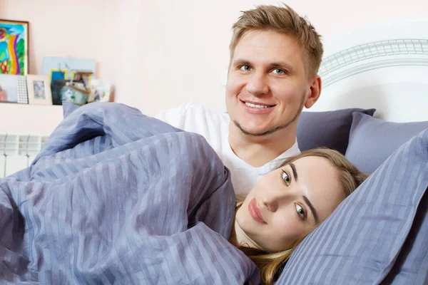 Happy Couple Bed Bedroom Morning Happy Family Healthy Sleep Concept — Stock fotografie