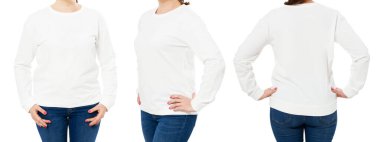 Boş beyaz kazak, izole edilmiş, önden, arkadan ve yandan görünüşü taklit ediyor. Kadın beyaz kazak modeli giyiyor. Düz kapüşonlu tasarım sunumu. Tekstil beyazı genel model. Parmak izi için kenara çek