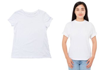 Beyaz tişört yakın, Asyalı kız beyaz arka planda izole edilmiş. Uzayı kopyala Model yap. Yazlık kadın kıyafetleri beyaz şablon tişörtü.