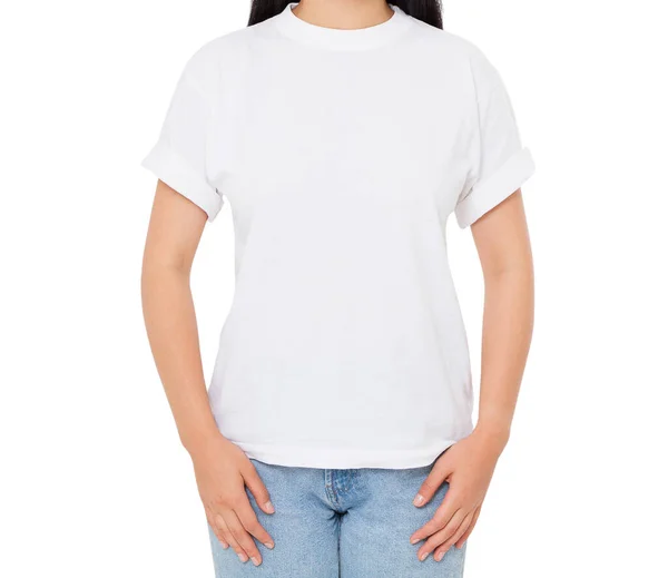 Shirt 穿着T恤的亚洲女孩 与白人隔离在一起 — 图库照片