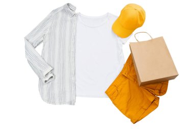 Summer Female tişörtü beyaz arka planda tek başına yatıyordu. Üst öndeki tişört ve fotokopi alanı. Model tişört ve yaz tatili. Şablon boş gömlek.