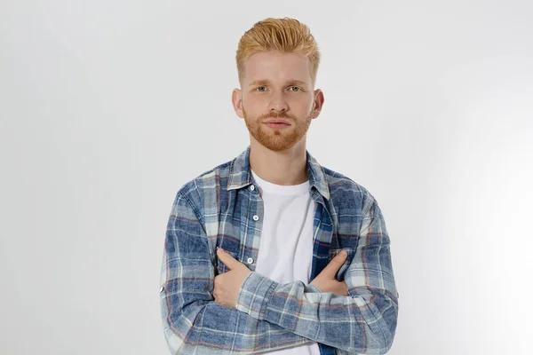 Joven Pelirrojo Con Barba Roja Camiseta Verano Blanco Camisa Cuadros —  Fotos de Stock