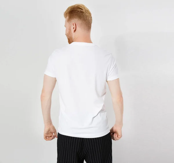 Hombre Camiseta Blanca Vista Trasera Espacio Copia Aislado —  Fotos de Stock