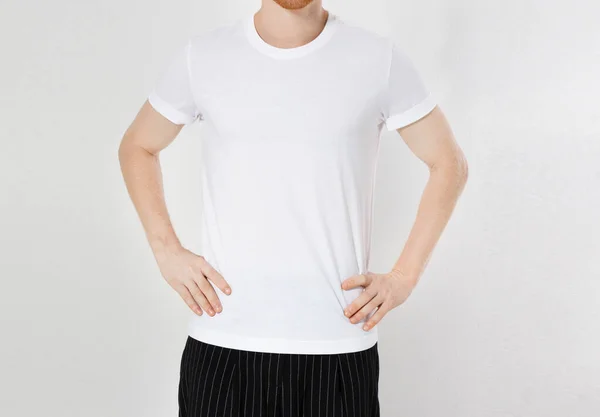 Detail Bílé Tričko Mladého Muže Izolované — Stock fotografie