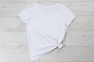 Beyaz tişört üst görünüm arkaplan boş gömleği