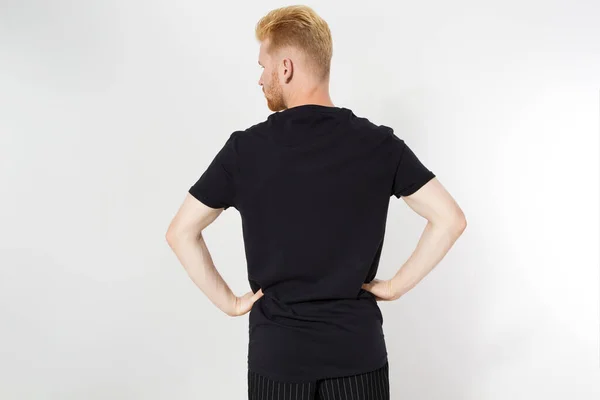 Nahaufnahme Eines Mannes Leerem Shirt Schwarzes Shirt Auf Kaukasischem Mann — Stockfoto