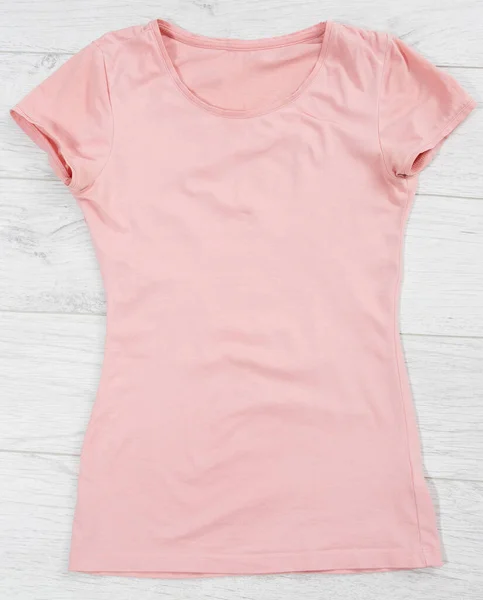 Camiseta Rosa Maqueta Vista Superior Fondo Madera Camisa Rosa Camiseta — Foto de Stock