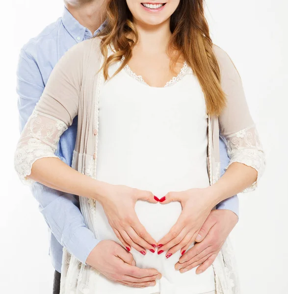 Pár Dělá Tvar Srdce Těhotném Břiše Rukama Pojem Těhotenství Čeká — Stock fotografie