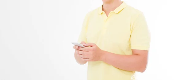 Beyaz Arka Planda Akıllı Telefon Tutan Tişörtlü Bir Adam Var — Stok fotoğraf