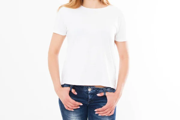 Menina Branco Vazio Shirt Close Fundo Imagem Cortada — Fotografia de Stock