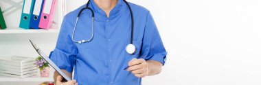 Klinikteki Erkek Doktor Mekanı Kopyaladı - Tıbbi Sigorta