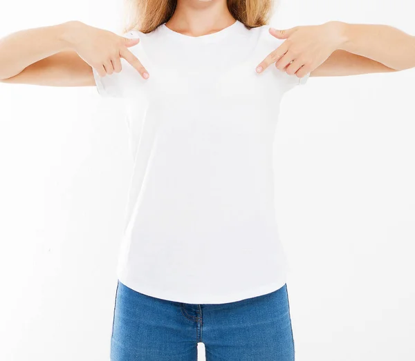 Aantrekkelijke Blanke Vrouw Wijzend Met Vingers Naar Haar Blanco Witte — Stockfoto