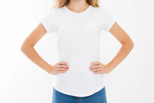 Jong Mooi Meisje Poseren Met Blanco Witte Tshirts Klaar Voor — Stockfoto