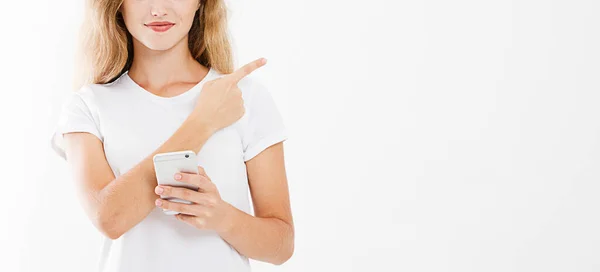 Mulher Sexy Segurar Celular Tela Branco Apontando Dedo Isolado Fundo — Fotografia de Stock