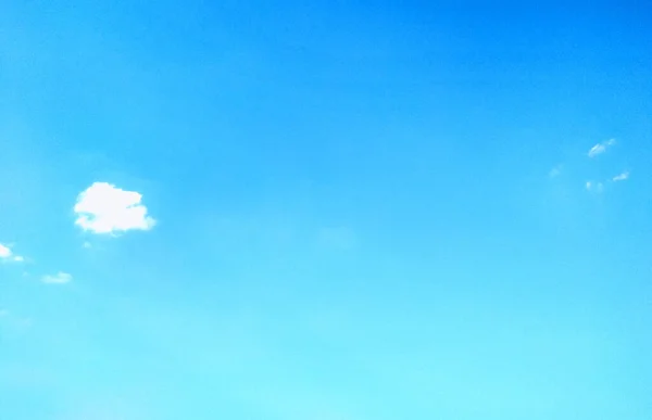 Blauer Himmel Mit Wolkenhintergrund Selektiver Fokus Kopierraum — Stockfoto