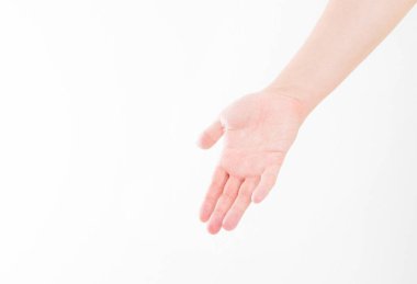 Ellerini aç, avuç içi yukarıda, beyaz arka planda. Ön manzara. Model yap. Uzayı kopyala Şablon. Boşluk.