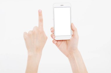 El ele tutuşan beyaz telefon içerideki beyaz kırpma yolunda izole edilmiş. Üst görünüm. Model. Boşluğu kopyala. Boşluk..