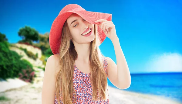 Молода Щаслива Жінка Пляжі Літній Відпустці — стокове фото