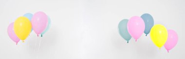Renkli parti balonları arka plan kolajı, hazır. Kutlama, tatiller, yaz konsepti. Tasarım şablonu. reklam panosu veya panosu boş, üst görünüm, kopyalama alanı.
