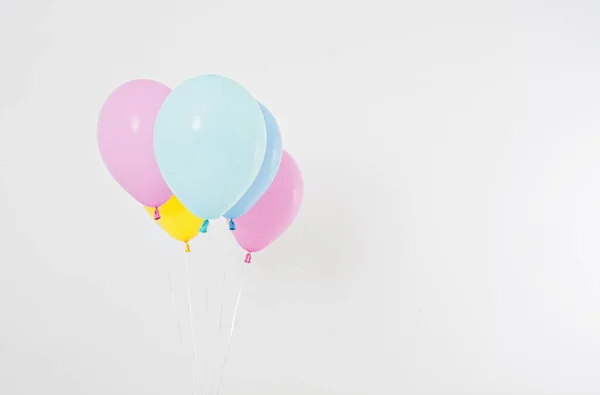 Fond Ballons Fête Colorés Isolé Sur Blanc Espace Copie — Photo