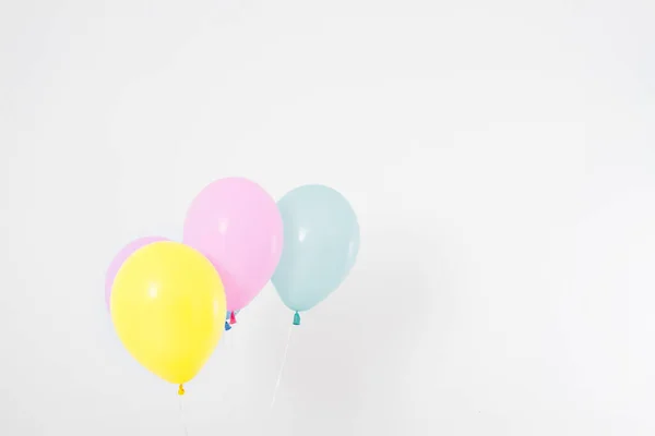 Fond Ballons Fête Colorés Isolé Sur Blanc Espace Copie — Photo