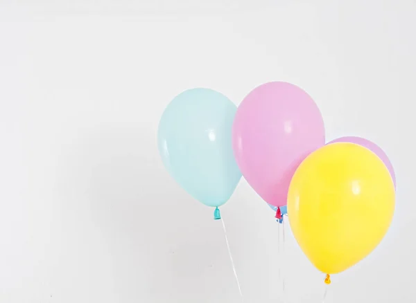 Baloane Partid Colorate Fundal Izolat Alb Copiați Spațiul — Fotografie, imagine de stoc