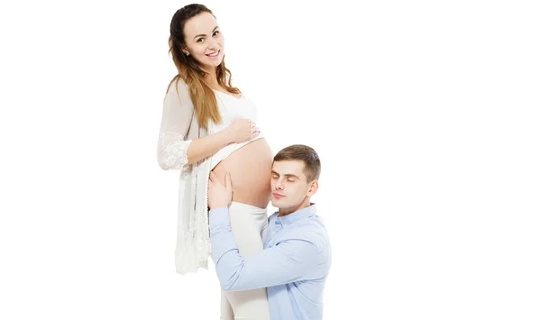 Vacker Gravid Kvinna Och Hennes Stilige Man Ler Medan Umgås — Stockfoto
