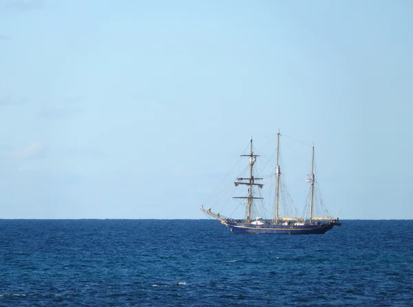 Vackra tre masts segelbåt förbereder sig för segling, november 29, 2007 i perth, Australien. — Stockfoto