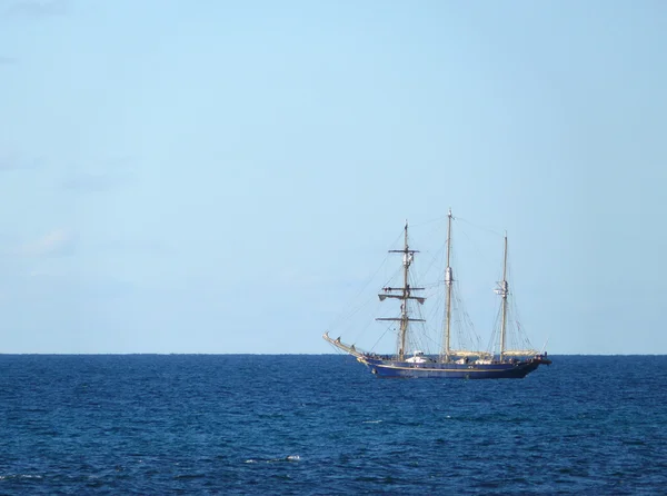 Beautiful three masts sailboat prepares to sailing, November 29, 2007 in Perth, Australia. — Stock Photo, Image