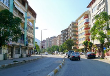 şehir görüntüsü: Türkiye, gaziantep - 4 Kasım 2008'de otomobil ile yola mimari yapısı.