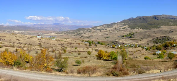 Turkey. The Erzinkan on the banks of the Euphrates River. — Stock Photo, Image