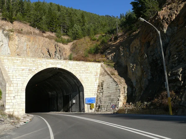Trabazan. Turecko. silniční tunel. — Stock fotografie