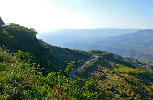 Drogi w górach. Afryka, Etiopia. — Zdjęcie stockowe