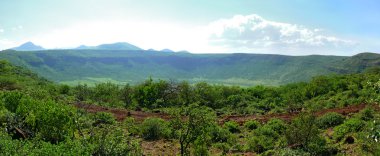 moyale ve marsabitom arasındaki gizemli kökenli krater. Afrika, kenya.