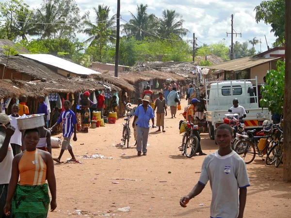 NAMAPA, MOZAMBIQUE - 6 DESEMBER 2008: the village Centre. — Stock Photo, Image