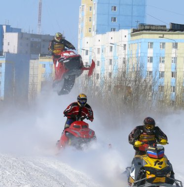 kar arazi yarışı.